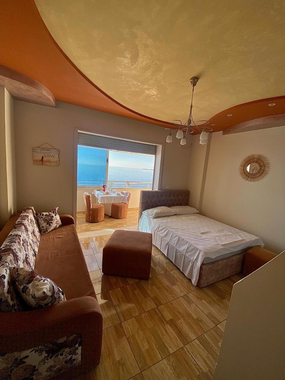 Cozy Beachfront Room Durrës Exterior foto